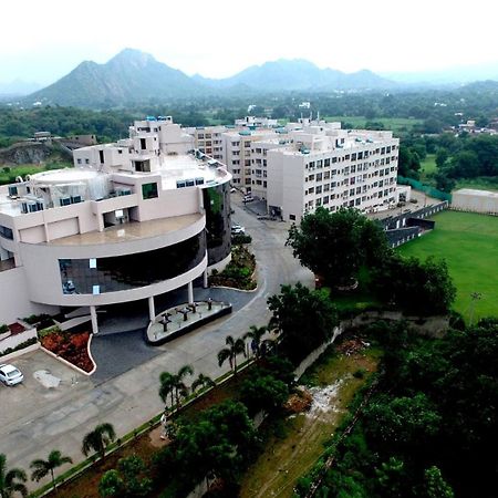 Spectrum Resort&Spa Udaipur Exterior foto